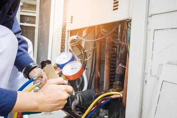 Choose Custom Air Company for Professional HVAC Maintenance