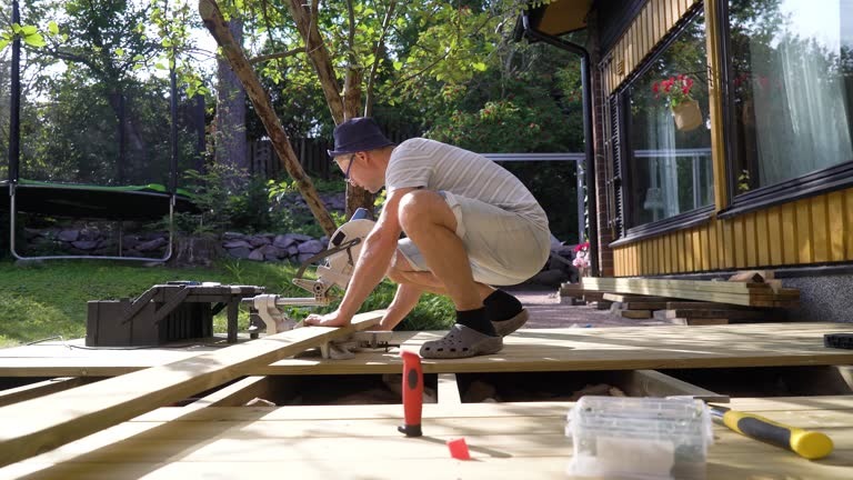 Professional deck builder in Ottawa for Custom Designs