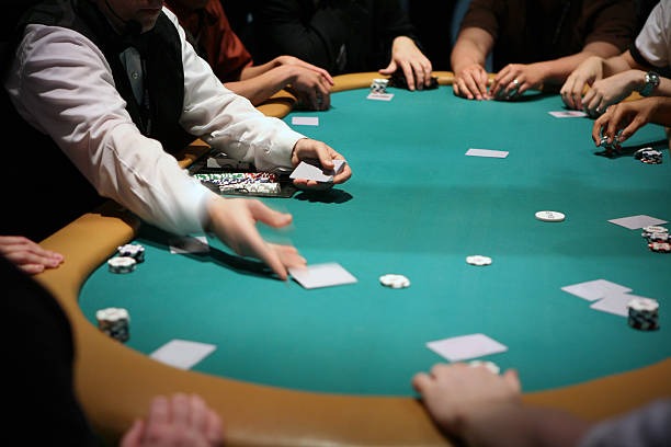 Migliori Siti Poker Online con Strutture Competitive Moderne