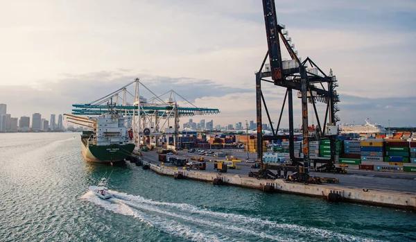 Why LTL Freight Shipping Is a Smart Choice for Small Shipments