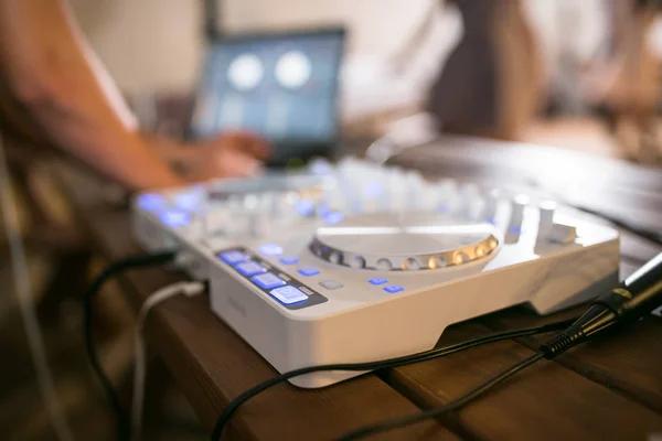 Wedding DJ vs Club DJ Understanding the Essential Differences