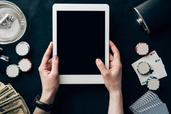Trang cá cược bóng đá uy tín có những yếu tố nào cần kiểm tra?